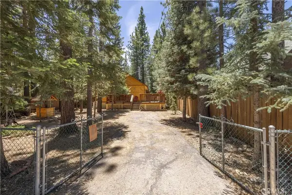 1004 Sugarloaf Boulevard, Big Bear City, CA 92314