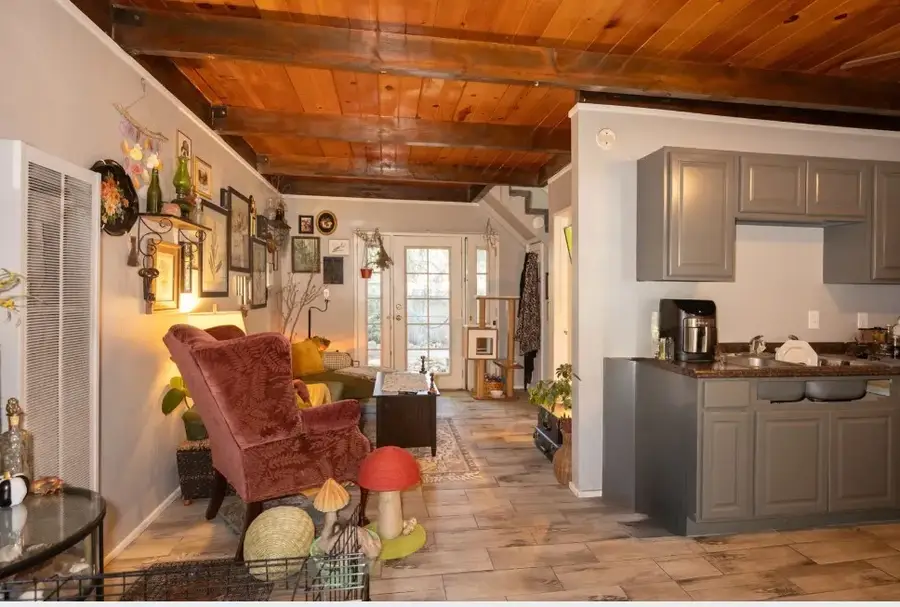 1025 W Country Club Boulevard, Big Bear City, CA 92314 - Image #2