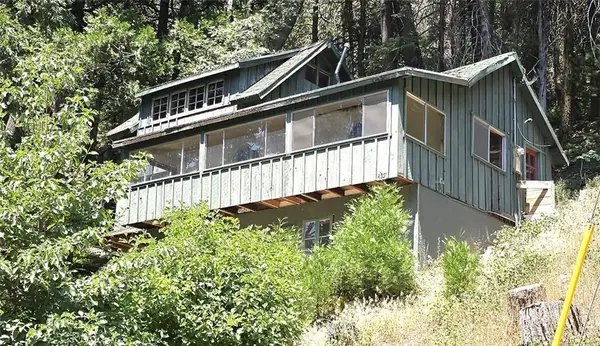 435 Blue Jay Canyon Road, Blue Jay, CA 92317