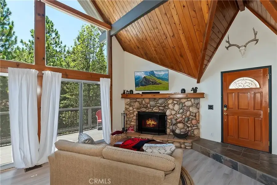 27230 Peninsula Drive, Lake Arrowhead, CA 92352 - Image #3