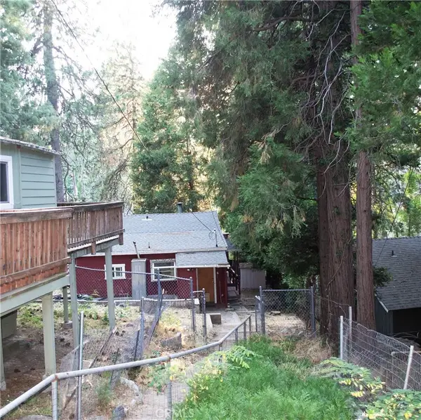 390 Redwood Drive, Crestline, CA 92325