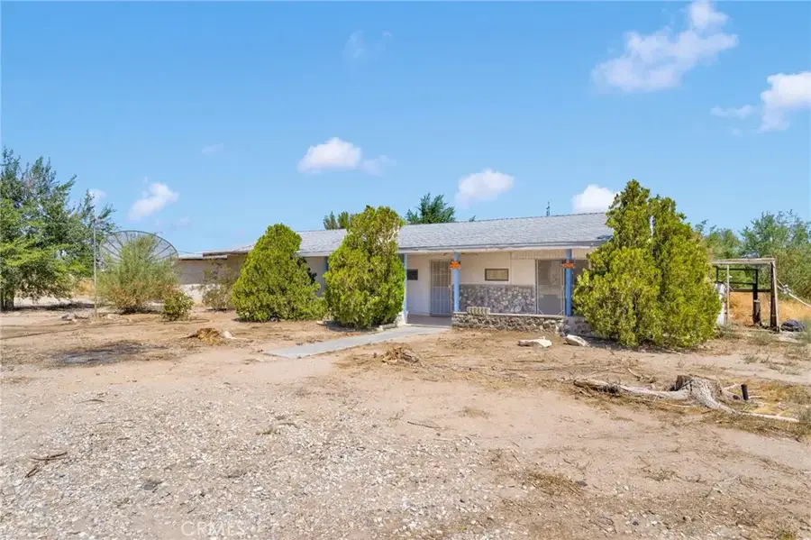 37531 E End Road, Lucerne Valley, CA 92356 - Image #2