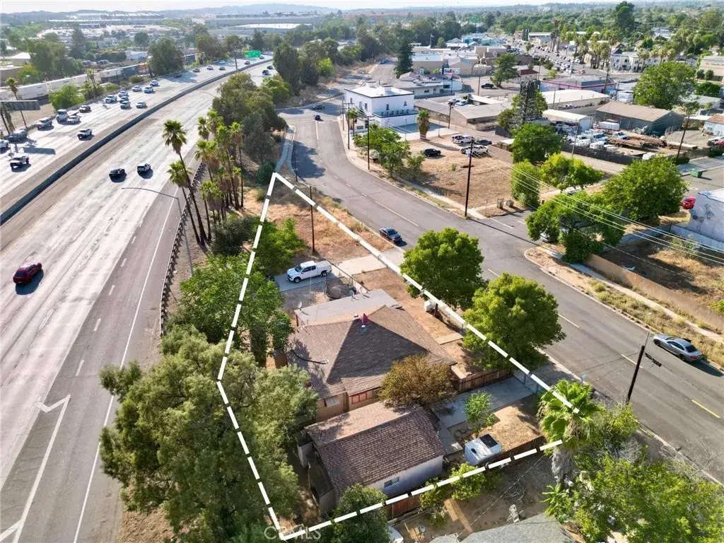 207 E 5th Street, Beaumont, CA 92223 - #1