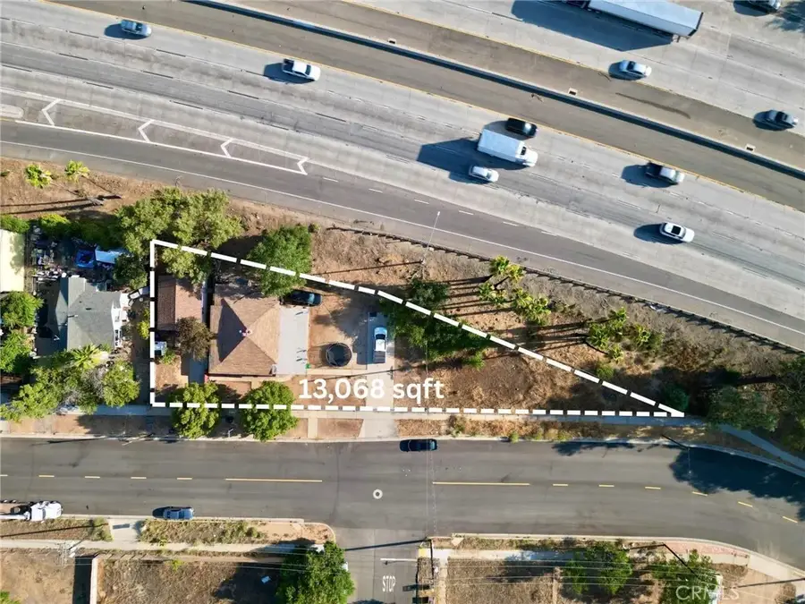 207 E 5th Street, Beaumont, CA 92223 - #2