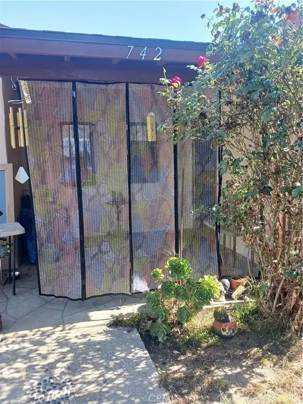 742 Belden Avenue, Los Angeles, CA 90022