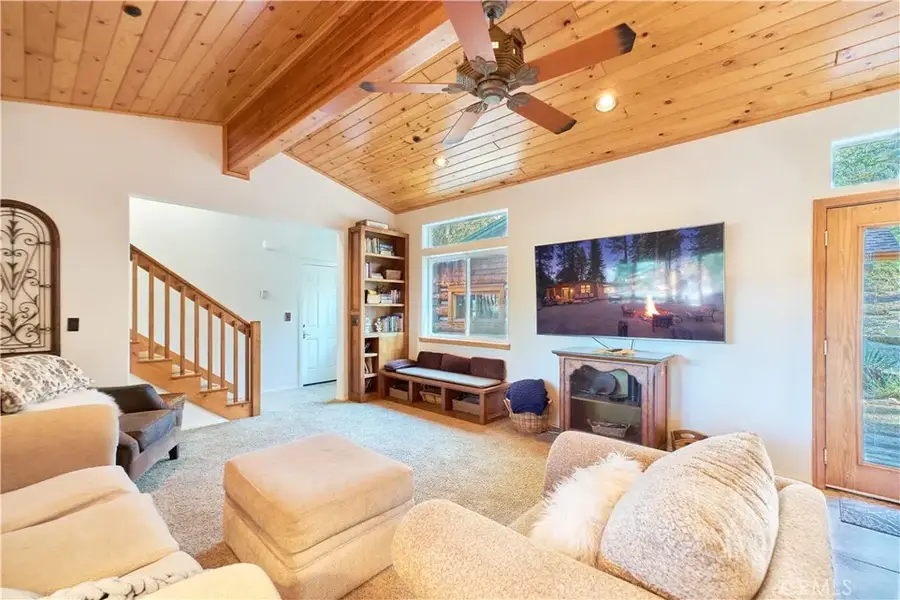 39519 Lakeview Pines Road, Big Bear Lake, CA 92315 - Image #3