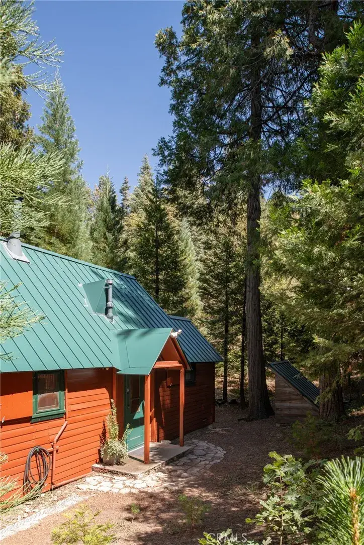629 Lodge Lane, Twin Peaks, CA 92391 - Image #3