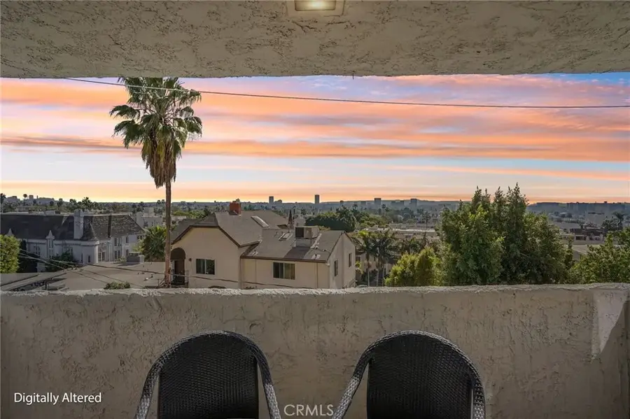 8400 De Longpre Ave #314, West Hollywood, CA 90069 - Image #2