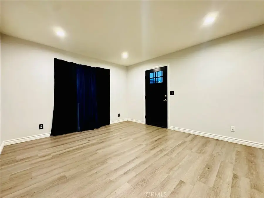 323 W 47th Place, Los Angeles, CA 90037 - #3