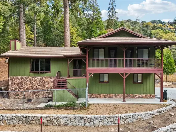 25089 Moon Drive, Crestline, CA 92325