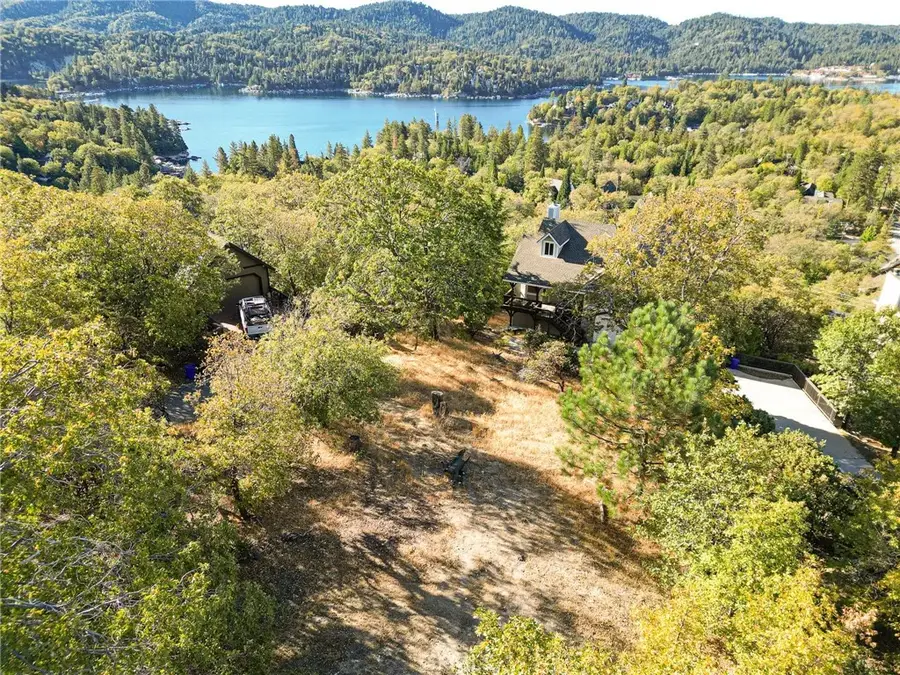 28731 Bryce Dr, Lake Arrowhead, CA 92352 - #2