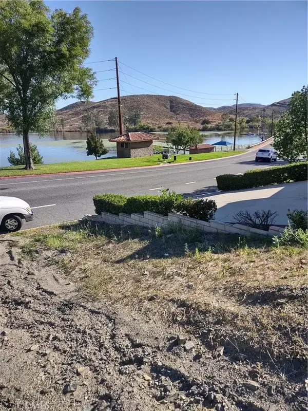 22283 Vacation, Canyon Lake, CA 92587