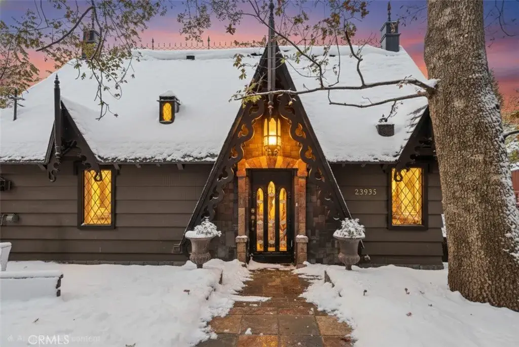 23935 Zurich, Crestline, CA 92325 - #1