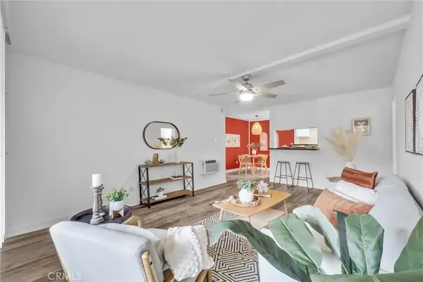 1030 W Macarthur Boulevard #5, Santa Ana, CA 92707