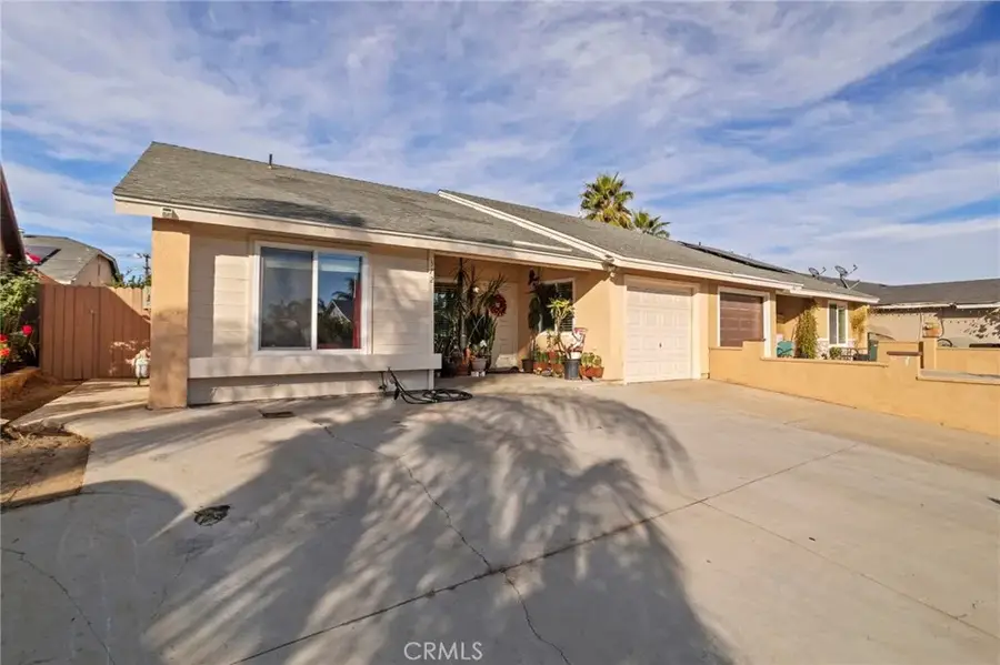 372 Red Cedar, Perris, CA 92570 - Image #2