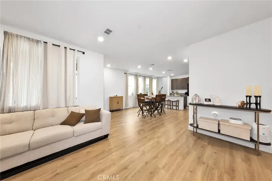 15188 Horizon #7 Street, Fontana, CA 92336 - Image #3