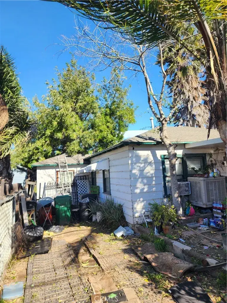 712 S Vicentia, Corona, CA 92882 - Image #2