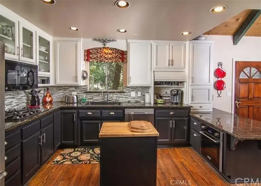 1055 Meadowbrook Drive, Lake Arrowhead, CA 92352 - Image #2