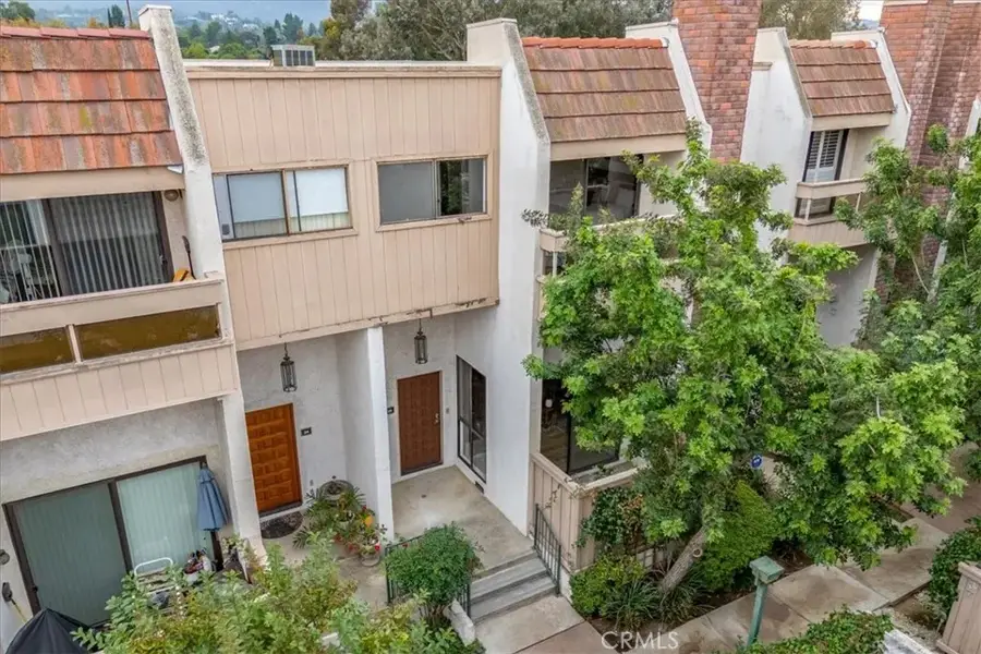 17150 Burbank Boulevard #25, Encino, CA 91316 - Image #2