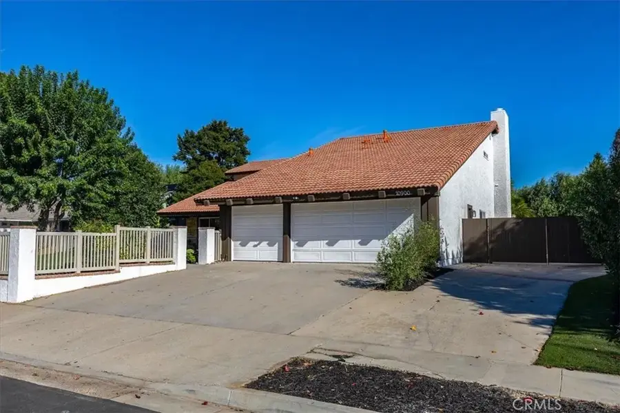 10900 Remmet Avenue, Chatsworth, CA 91311 - Image #3