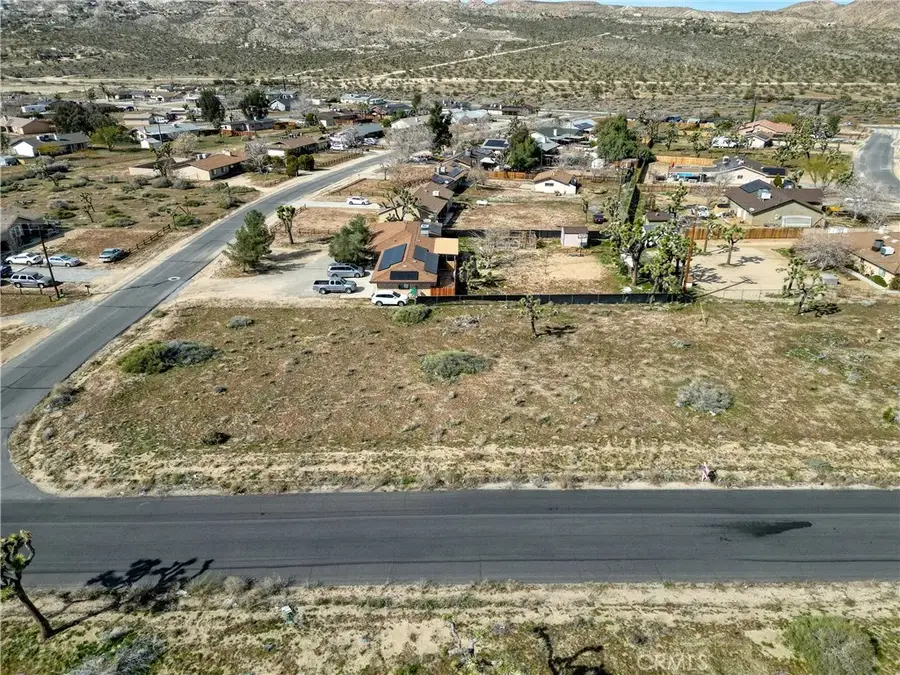 58236 Diadem Dr., Yucca Valley, CA 92284 - #2