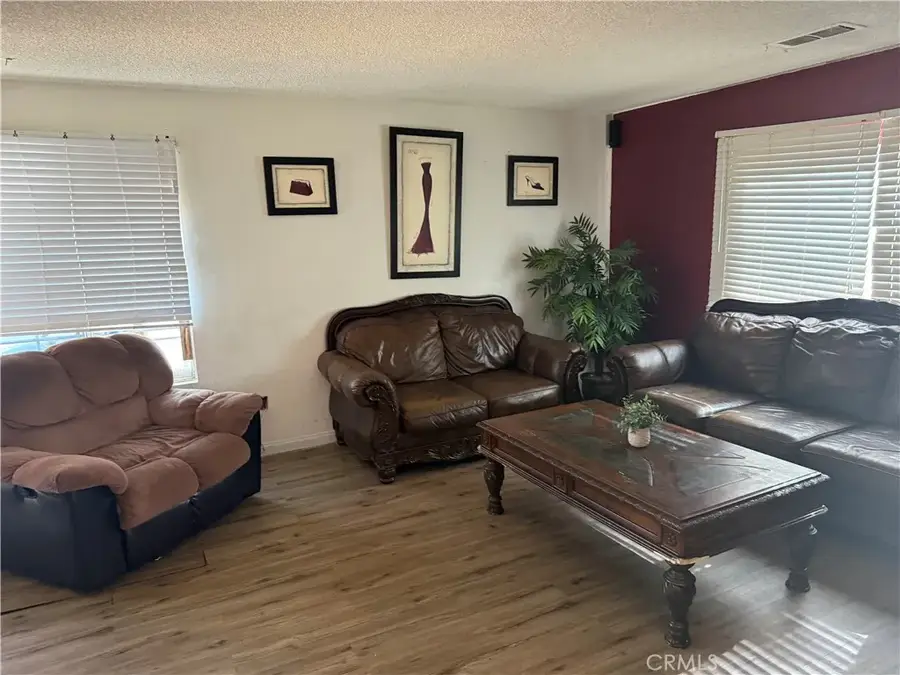 122 E Bowen, Perris, CA 92571 - #3