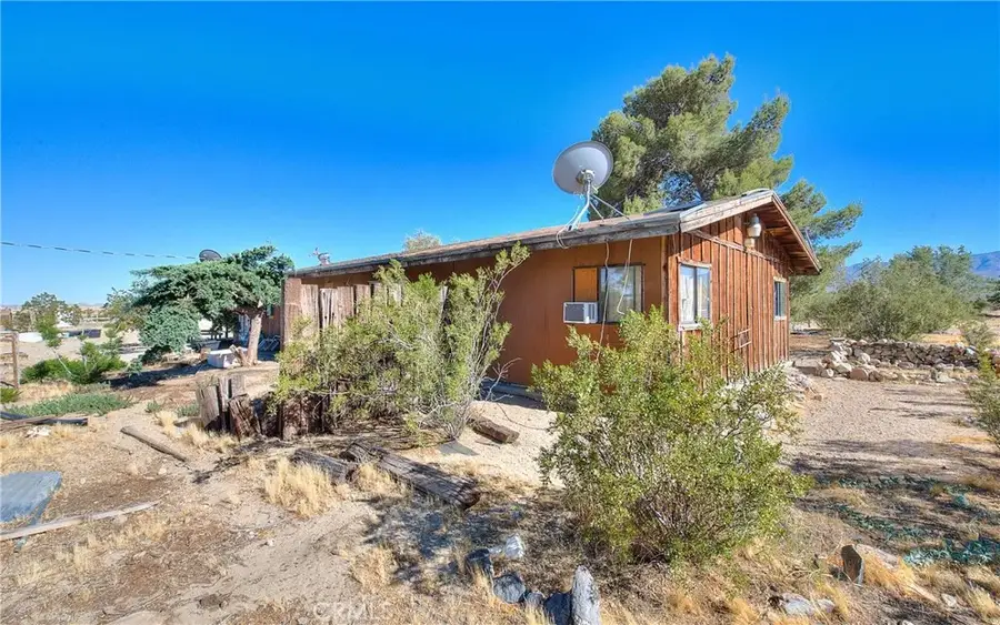 45757 Paddington Road, Lucerne Valley, CA 92356 - Image #2