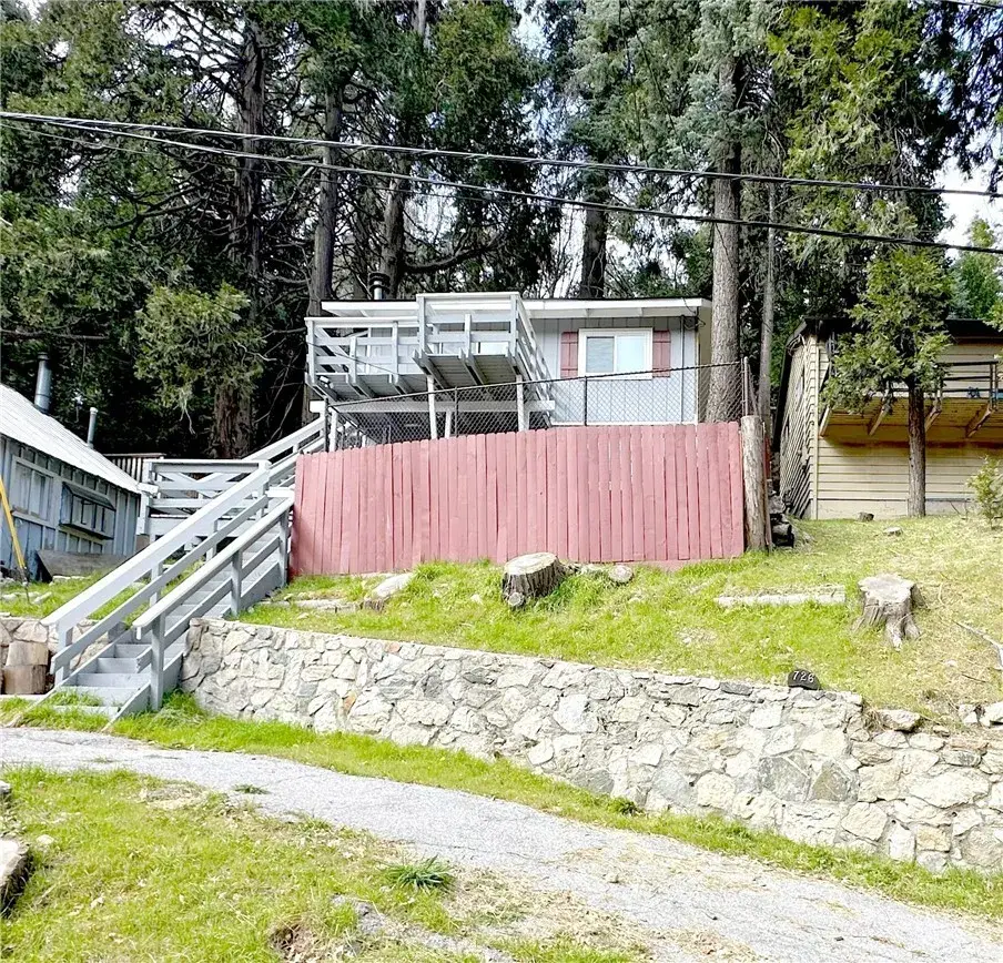 726 Golden, Lake Arrowhead, CA 92352 - #1