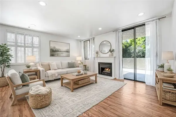 7001 S La Cienega, Los Angeles, CA 90045