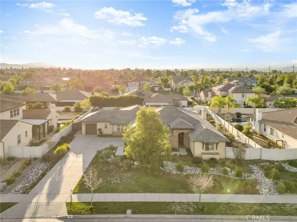 1575 N Grove, Redlands, CA 92374 - #1