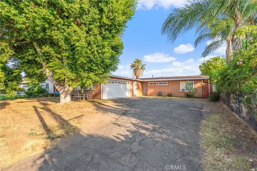 645 E King Street, Rialto, CA 92376 - #2