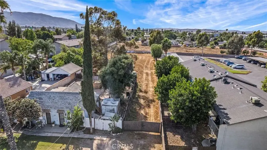 142 N Vicentia, Corona, CA 92882 - #2