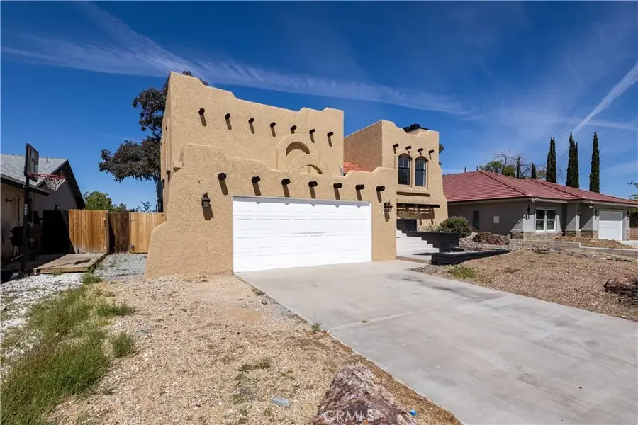 15682 Kingswood, Victorville, CA 92395 - #2