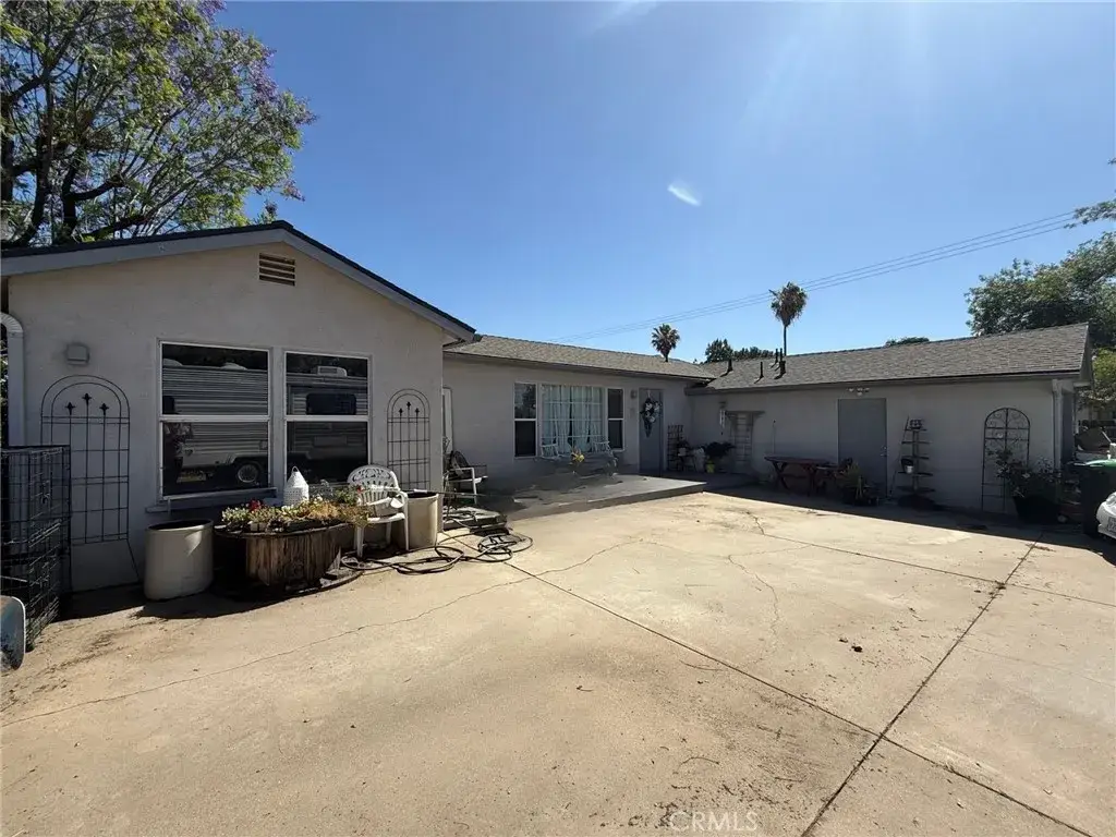 325 W Ave L, Calimesa, CA 92320 - #1