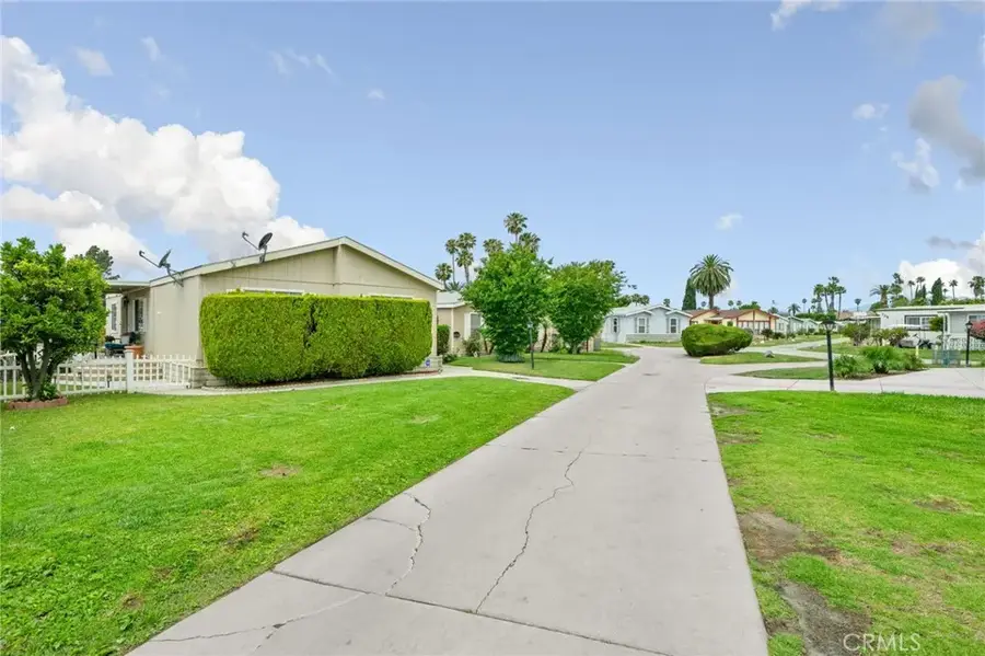5800 Hamner #189, Eastvale, CA 91752 - #3