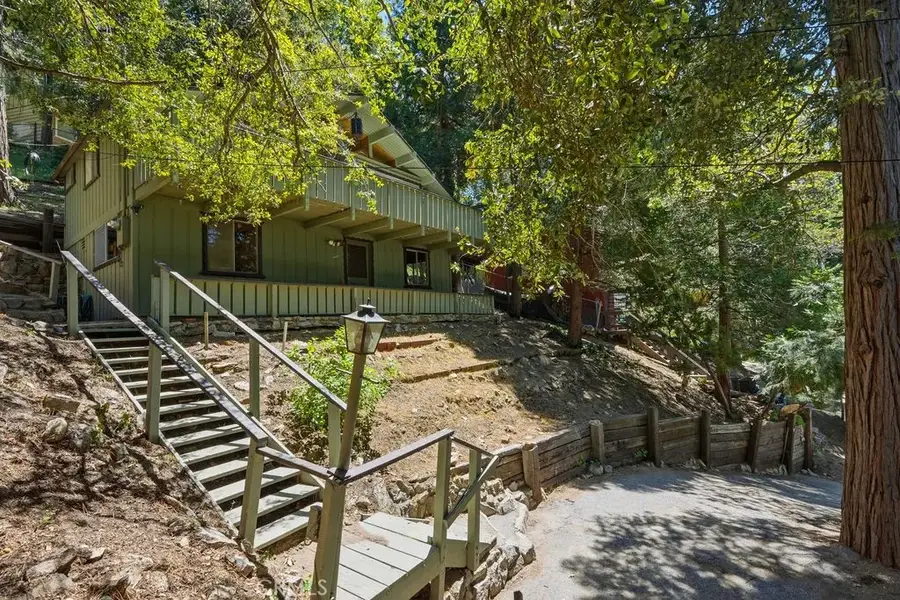 997 Berne, Crestline, CA 92325 - #3