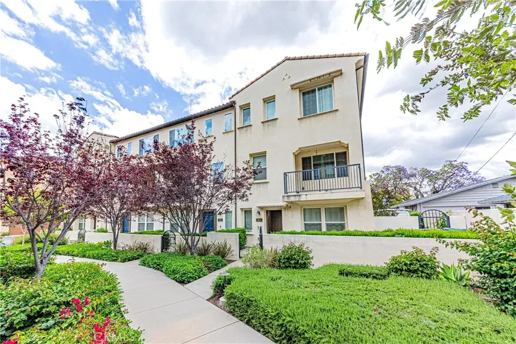 809 N Dalton #104, Azusa, CA 91702 - #1