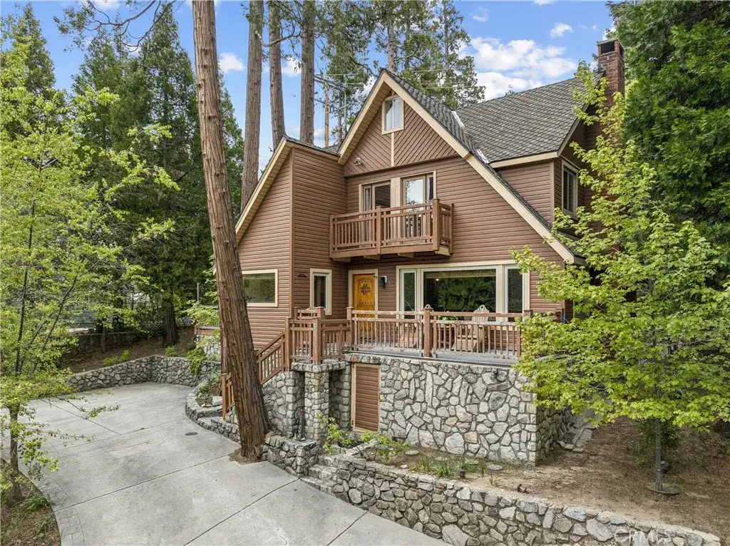 189 St Hwy 173, Lake Arrowhead, CA 92352 - #1