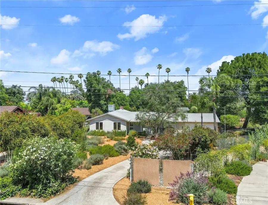 1040 W Crescent Avenue, Redlands, CA 92373 - #2