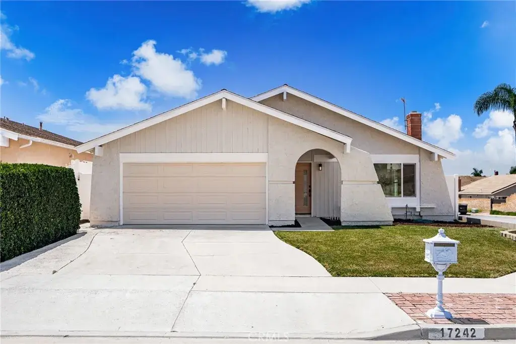 17242 Chicago, Yorba Linda, CA 92886 - #1
