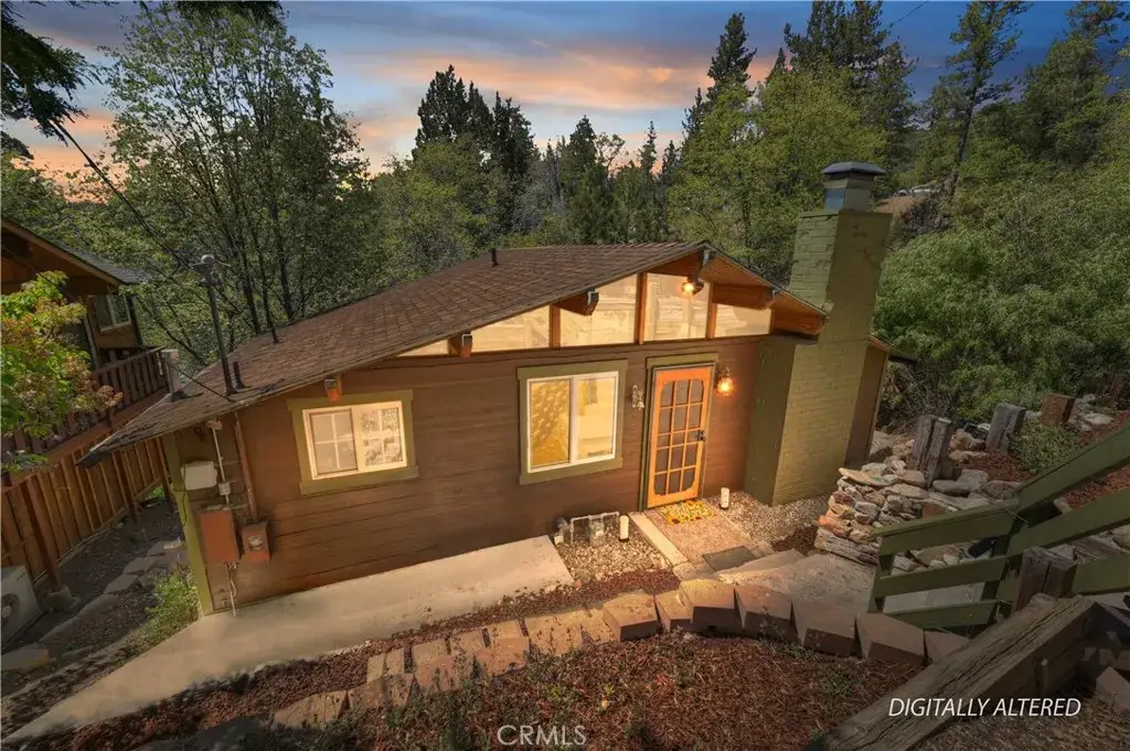 1132 Crags Lane, Fawnskin, CA 92333 - #1