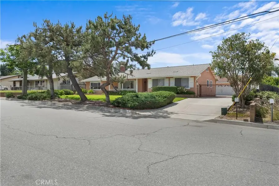 33227 Avenue D, Yucaipa, CA 92399 - #2