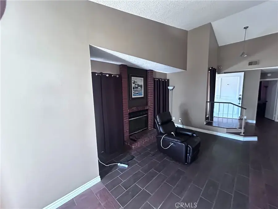 6085 Olive, San Bernardino, CA 92407 - #3