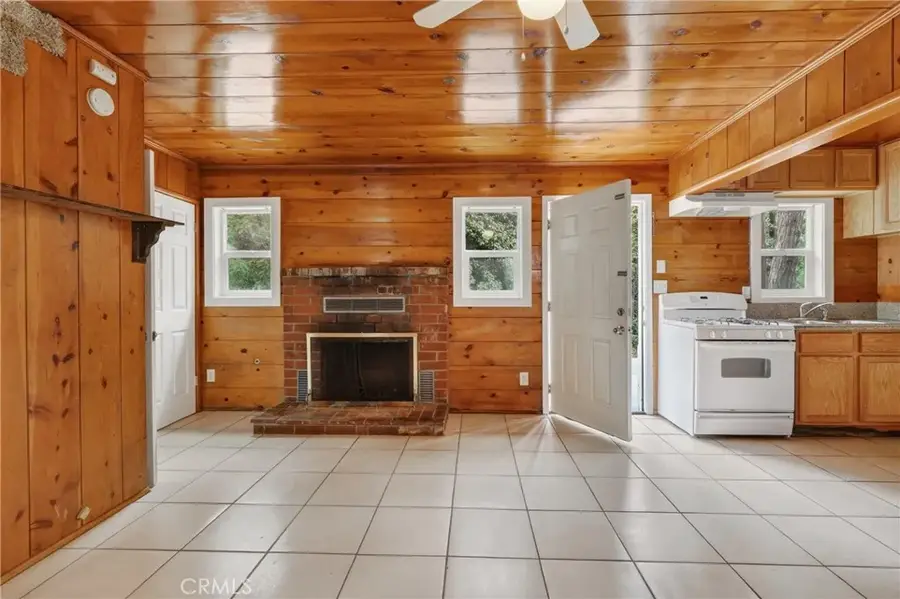 23385 Kay Road, Crestline, CA 92325 - #2