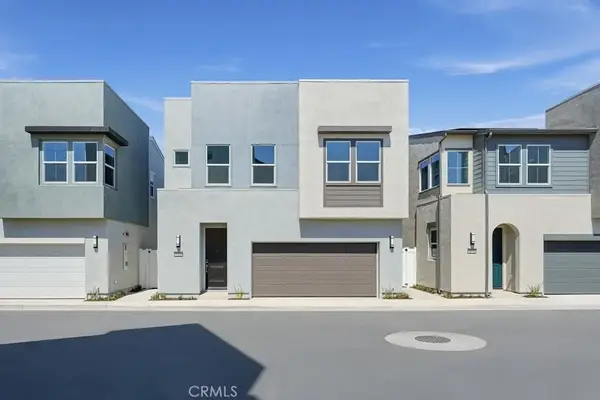 1021 E Overlook Drive, Orange, CA 92867