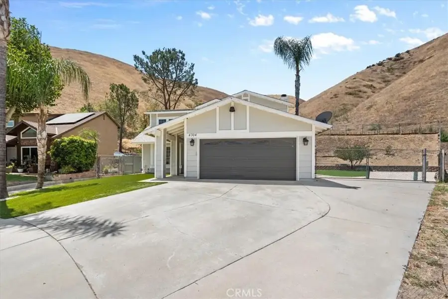 4304 Whitney Dr, San Bernardino, CA 92407 - #2