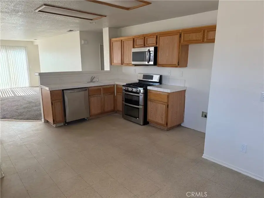 14821 Carter, Victorville, CA 92394 - #3