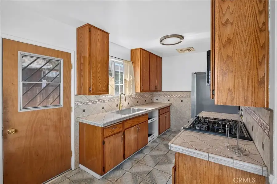 424 E 3rd, Rialto, CA 92376 - #2