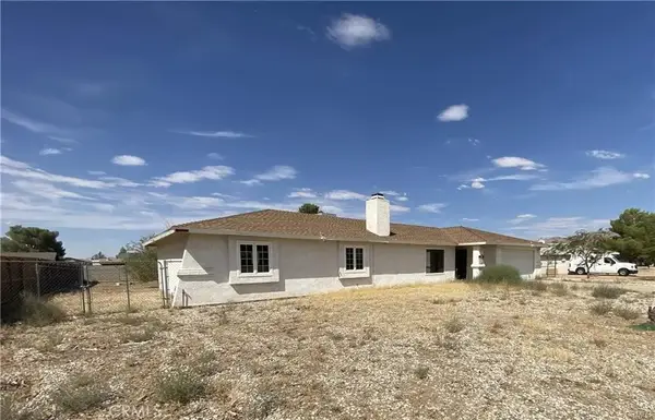 22764 Powhatan Road, Apple Valley, CA 92308