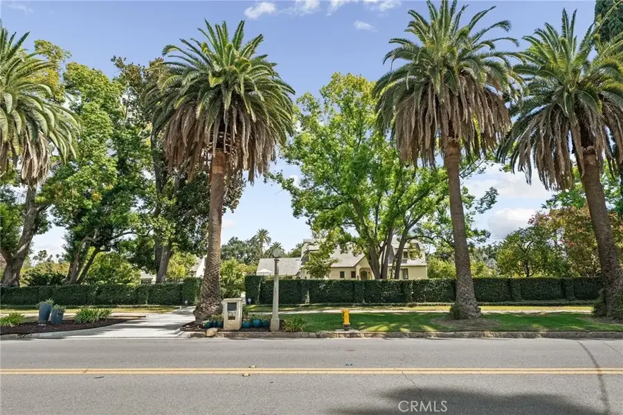 731 W Highland Avenue, Redlands, CA 92373 - #3